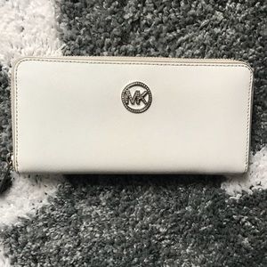 Authentic white Michael Kors wallet